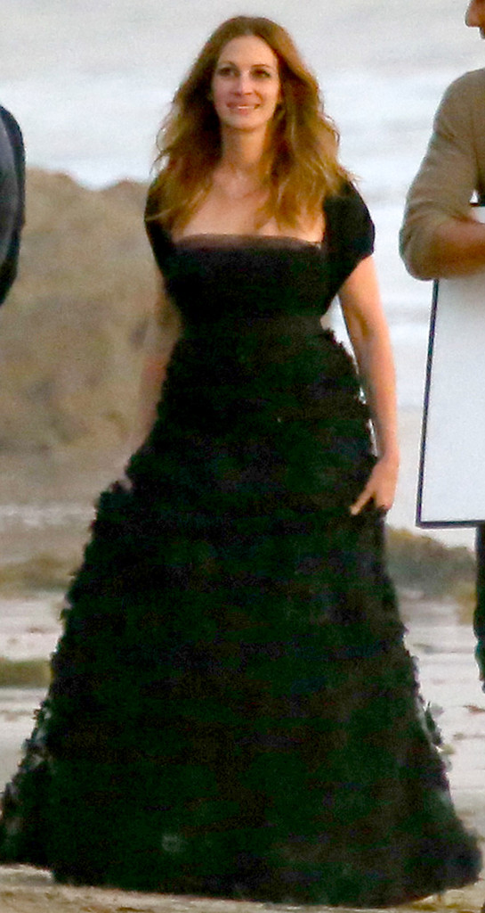 Julia Roberts Dons A Black Wedding Dress Would You Wear It On